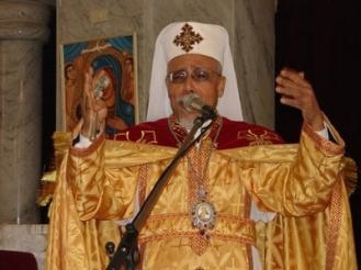 المدبر البطريركى للأقباط الكاثوليك يدين حادث أسيوط