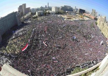 دعوات بالأسكندرية من نشطاء سياسيين لحماية ميدان التحرير