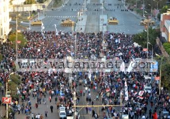 بالصور توافد المتظاهرين إلى قصر الاتحادية فى مواكب متقطعة