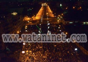 بالفيديو:فى مليونية الكارت الاحمر متظاهرون يقتحمون الحواجز الخرسانية