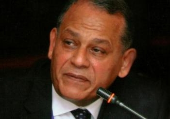 السادات: الإعلان الدستورى الجديد إلتفافاً على إرادة الشعب