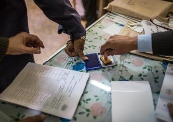 بطاقات غير مختومة و قضاة ليسوا قضاة فى لجان شبرا و اسكندرية