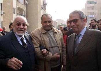 عمرو موسى يدلى بصوته فى الاستفتاء بالتجمع الخاميس