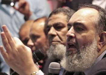 حازم أبو أسماعيل يهدد بحصار مقر التيار الشعبى المصرى