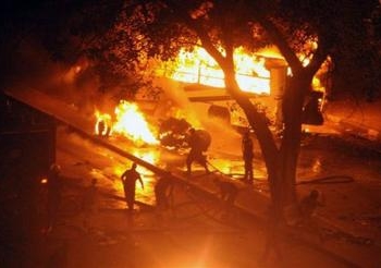 انباء عن حرق مقر حزب الوفد بالدقي وحصار منزل صباحي