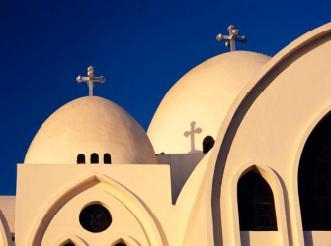 الكنيسة تكرر حث المصريين على المشاركة فى الاستفتاء