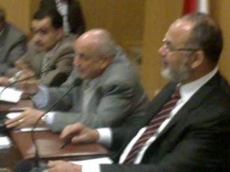 وزير التموين فى كفرالشيخ ينفى نفاد المخزون السلعى للقمح