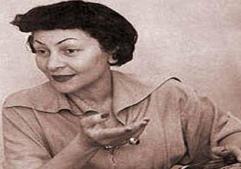 أحزاب ونشطاء يقاضين التعليم  لحذف صورة الدكتورة “درية شفيق”
