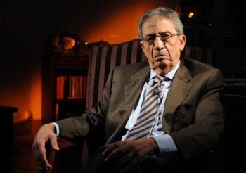 عمرو موسى عبر تويتر اليوم:ادعو الجميع إلى الإلتزام بالسلمية