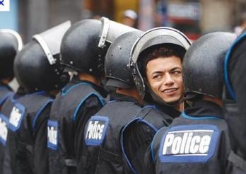 استمرار الاشتبكات في التحرير …وقنديل يشكر الشرطة