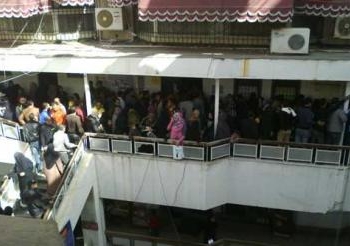 المحافظ يؤكد بإن الفرص متساوية للجميع في الحصول على شقة