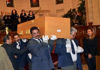 بالصور تشييع جنازة عملاق الكاريكاتيرومقدم برنامج يا تليفزيون يا