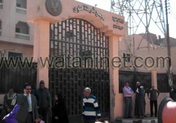 بالصورأفراد وأمناء الشرطة بقسم شرطة ملوي يقطعون الطريق
