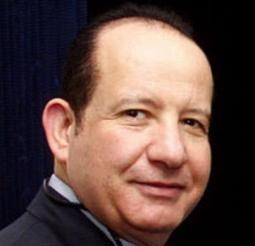 حسين عبد الغنى ينفى إستقالته من ” الانقاذ الوطنى”