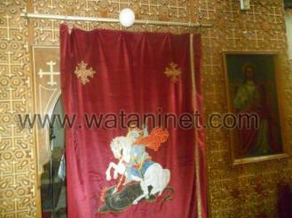 عشرات المسلميين يشاركون في حراسة كنيسة الواسطي خوفا من الاعتداء عليها