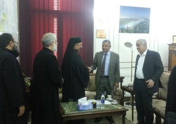 محافظ المنيا خلال لقاءه بالأنبا إبراهيم اسحق بطريرك الكاثوليك
