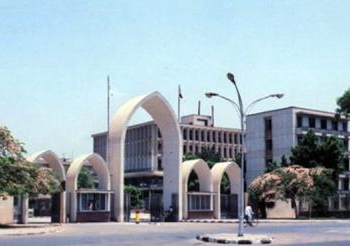 جامعة المنيا تبرم اتفاق مع مستثمر بمصنع اسمنت لتعيين خريجي كليتي علوم
