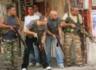 11 جريحا في اشتباكات داخل مخيم عين الحلوة في لبنان