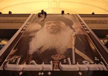 فى ذكرى البابا شنودة..أسقفية الشباب تصدر كتاب “عاشق تراب مصر”