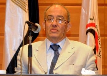 البرعي يحذر بملاحقة النائب العام قضائيا إذا أصر على مخالفة الحكم بعزله