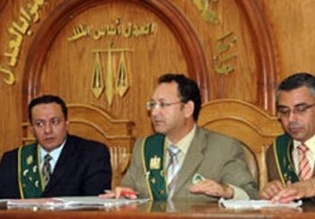 القضاء الادارى بالأسكندرية يلزم الحكومة بصرف رواتب المعتقلين