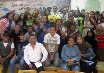 محافظ الأقصر يرعى مشروع ” صناعة جيل ” بالمدارس