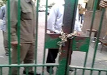 أعضاء “الجبهة” يغلقون وزارة التموين بالجنازير