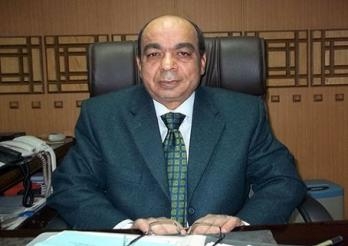 أهالى عزبة حامد يرشقون مركز شرطة قنا بالزجاجات الفارغة دون إصابات