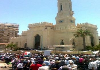 الإخوان يحتشدون بسيدي جابر والمدنييون بالقائد ابراهيم بالأسكندرية