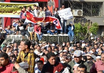 اشتباكات بين «بلاك بلوك» والمتظاهرين بالقرب من «القضاء العالى