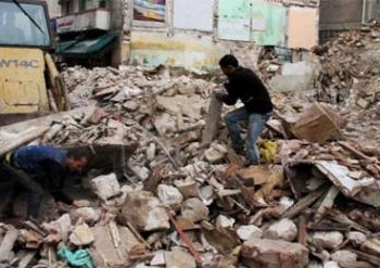 قيادات الأمن بالأسكندريةتقنع أهالي العقارين المنكوبين عدم تعطيل المرور