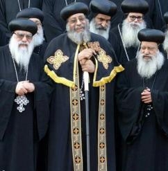 البابا تواضروس يستقبل المجمع المقدس فى شم النسيم بدير السريان