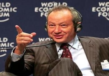عائلة ساويرس تعود إلى مصر ومندوب رئاسي بانتظارها