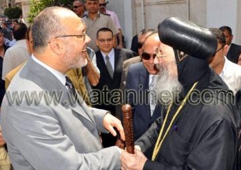 بالصور .. محافظ كفرالشيخ يهنئ الأقباط ويحتفل معهم بعيد القيامة المجيد