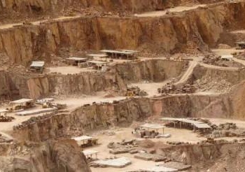 زيادة إيرادات محاجر أسيوط خلال 9 أشهر و128 محضراً للمخالف منها
