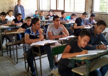 غضب بين أولياء أمور طلاب الشهادة الاعدادية بقنا
