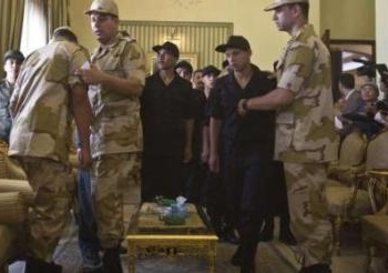 “الدير” تبتهج بعودة أبنائها الجنود المختطفين فى سيناء