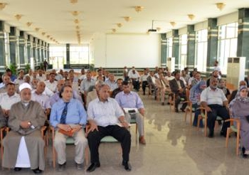 محافظ قنا على المساجد والكنائس ترشيد الكهرباء