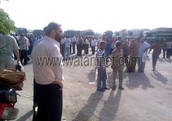 إغلاق أبواب مصنع السكر بكفرالشيخ اعتراضا على تخفيض المكافأة