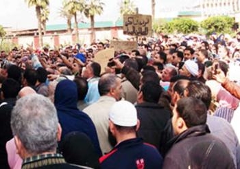 اضراب العاملين باسعاف قنا للمطالبة بتوفير طبيب مرافق