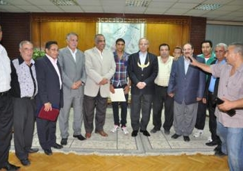 ” هنحررهم ” تنظم مسيرة لمنزل الناشط عبدالرحمن العربى