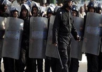 بعد اصابتهم لمجند ..الإسلاميون يستجمعون قواهم قرب مبنى “الثقافة”