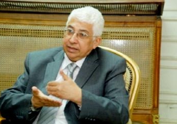 محافظ أسيوط يحاول انهاء مشكلة المعلمين المتعاقدين بأسيوط