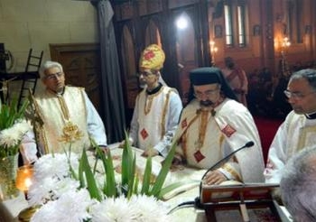 الانبا ابراهيم يلتقى بالاقباط الكاثوليك بميﻻنو و يحضر اجتماعات