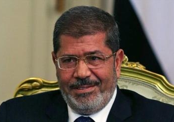 مرسى يصدر قرارا جمهوريا بحركة المحافظين الجدد وتشمل 17 محافظا