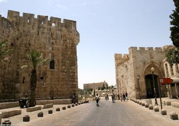 رؤساء كنائس القدس يصدرون بيان بشأن اغلاق الطريق المؤدى لكنائسهم