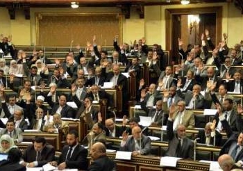 المدنيون بمجلس الشورى يرفع الكارت الأحمر للرئيس