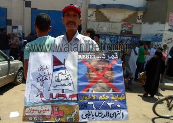 بالصور الكروت الحمراء في مظاهرات السويس والمطالبة بانتخابات رئاسية