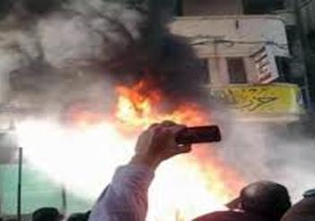 في اجا بالمنصورة اشتباكات  بين الإخوان ومتظاهرين.. وإحراق مقر “الحرية