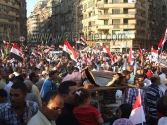 أحمد سعيد وقيادات المصريين الأحرار يصلون التحرير